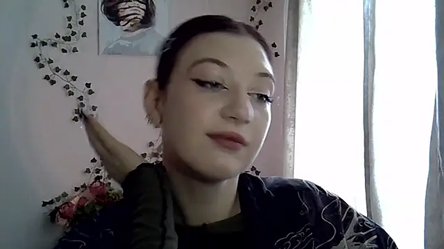 Lily Ember online show from October 2025 10:05:01 AM