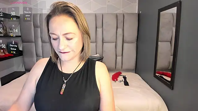 Charlot milf online show from May 2026 11:18:02 AM