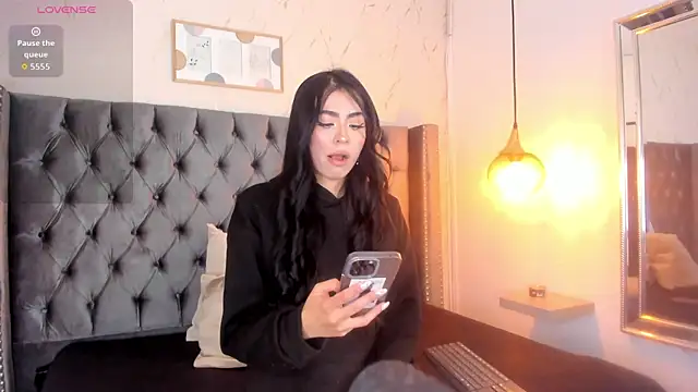 Anya Belth online show from March 2026 07:39:01 PM