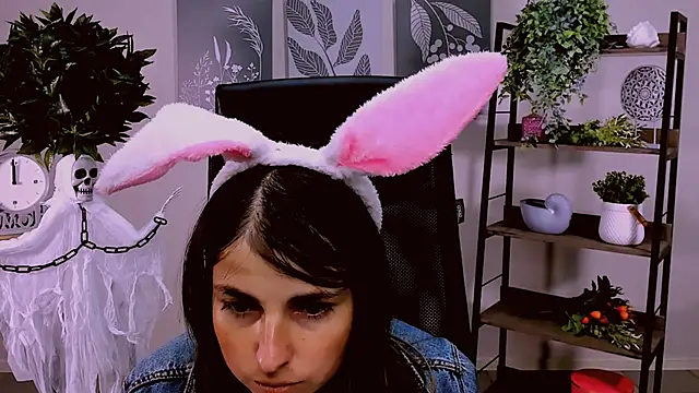 MartaEdams online show from October 2025 06:17:01 AM