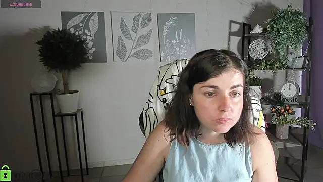 Snapshot of MartaEdams chatting on July 2026 05:37:01 AM MartaEdams online show from July 2026 05:37:01 AM