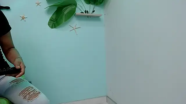 eladyrous98 online show from October 2025 02:07:01 PM