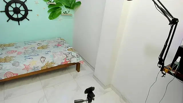 eladyrous98 online show from February 2026 01:32:02 PM