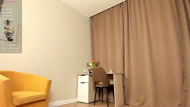 TaiteFairfield online show from December 2025 06:41:01 AM