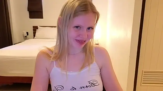 Snapshot of Wendy_228 chatting on June 2026 03:55:01 AM Wendy 228 online show from June 2026 03:55:01 AM