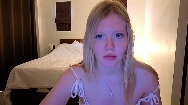 Snapshot of Wendy_228 chatting on June 2026 03:07:01 AM Wendy 228 online show from June 2026 03:07:01 AM