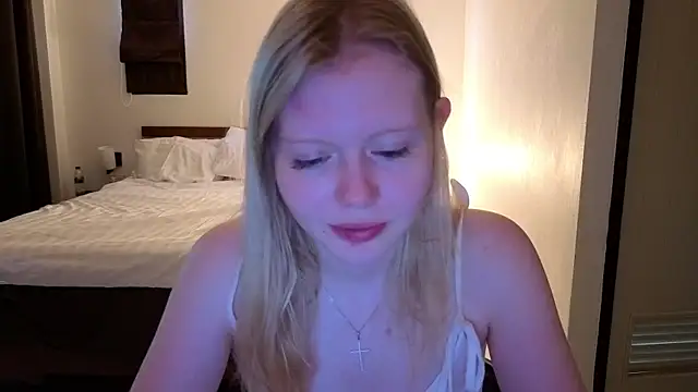 Snapshot of Wendy_228 chatting on July 2026 03:24:02 AM Wendy 228 online show from July 2026 03:24:02 AM
