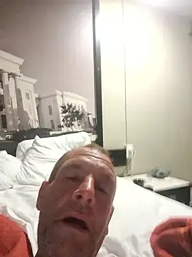 WildBee420 online show from January 2026 07:18:01 PM