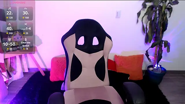 LunaBunny8 online show from December 2025 02:09:02 AM