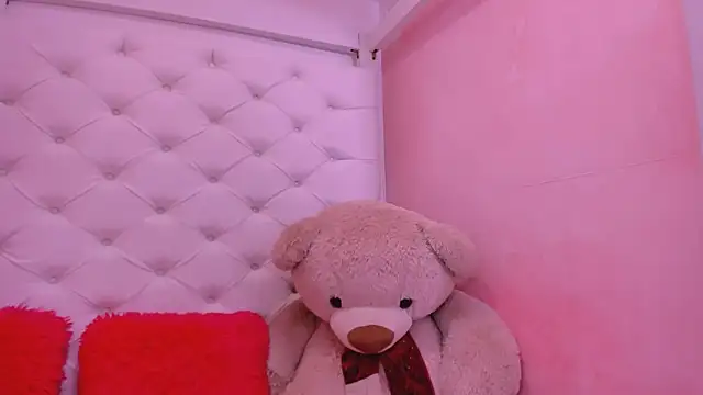 eimy skinny  online show from June 2026 01:21:02 PM