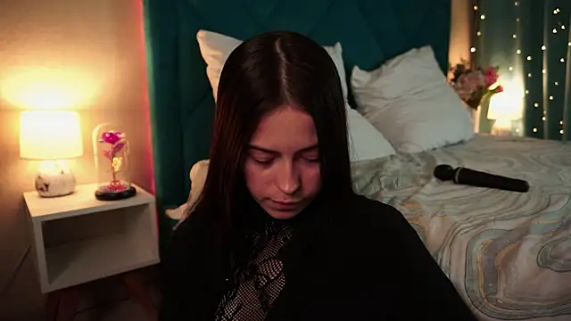 ywixos online show from April 2026 07:58:02 PM