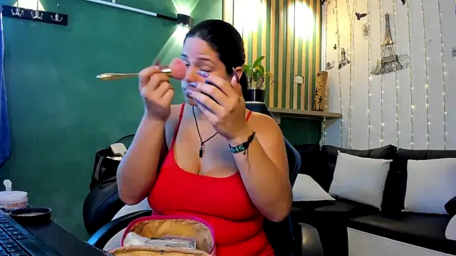 Snapshot of lucia_ht chatting on October 2025 03:53:02 AM lucia ht online show from October 2025 03:53:02 AM