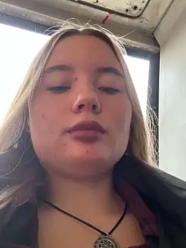 Snapshot of StephanieMur chatting on September 2025 03:08:02 AM StephanieMur online show from September 2025 03:08:02 AM