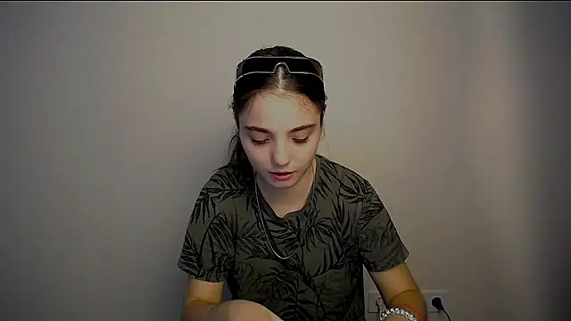 Sun Shine   online show from September 2025 07:01:02 AM