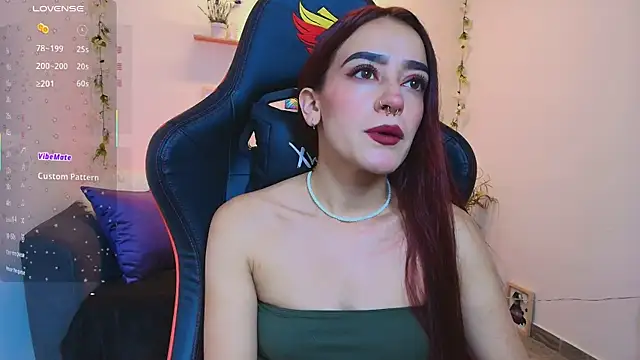Snapshot of ViolethRosse chatting on July 2026 01:17:01 PM ViolethRosse online show from July 2026 01:17:01 PM