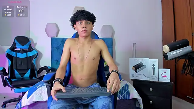 Snapshot of _taylor_black chatting on September 2025 02:10:01 PM  taylor black online show from September 2025 02:10:01 PM