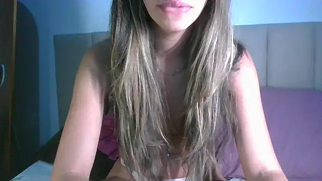 Snapshot of Mayalorenz chatting on September 2025 04:45:01 AM Mayalorenz online show from September 2025 04:45:01 AM