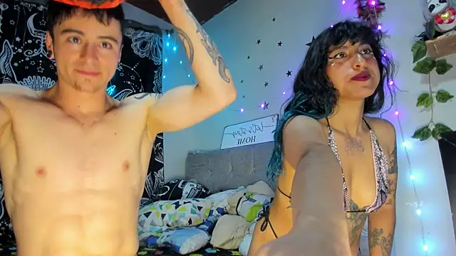 Snapshot of puepleholly chatting on November 2025 01:19:01 AM puepleholly online show from November 2025 01:19:01 AM