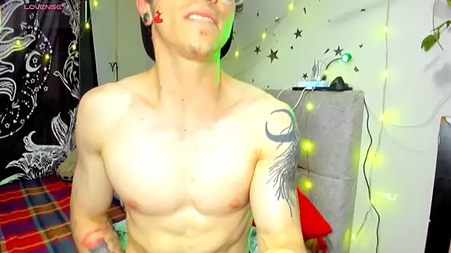 Snapshot of puepleholly chatting on February 2026 11:00:01 PM puepleholly online show from February 2026 11:00:01 PM