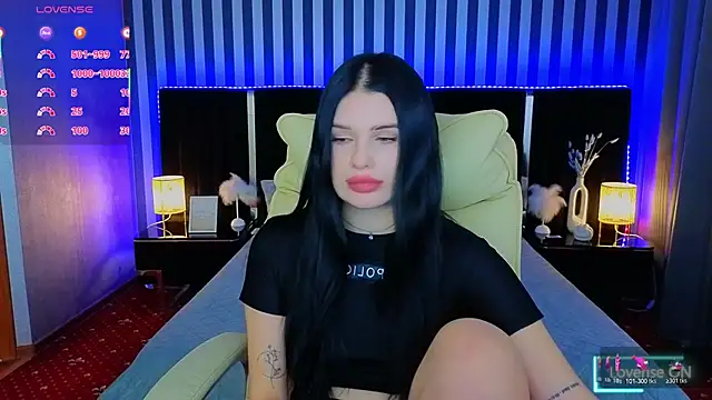 Snapshot of Neyla_Charm chatting on November 2025 02:43:02 PM Neyla Charm online show from November 2025 02:43:02 PM