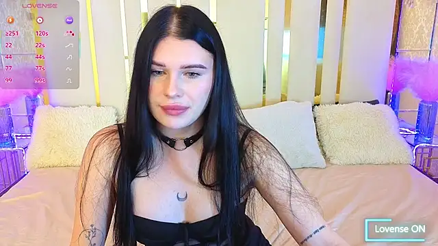 Snapshot of Neyla_Charm chatting on December 2025 07:17:01 AM Neyla Charm online show from December 2025 07:17:01 AM