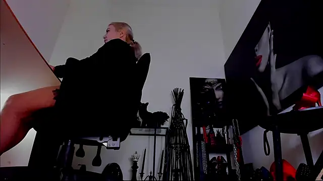 demisweet online show from February 2026 06:43:02 AM