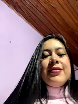 Snapshot of CrisMarulanda chatting on November 2025 02:11:02 AM CrisMarulanda online show from November 2025 02:11:02 AM