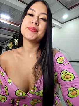 Snapshot of CrisMarulanda chatting on November 2025 04:12:01 AM CrisMarulanda online show from November 2025 04:12:01 AM