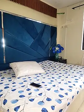 Snapshot of CrisMarulanda chatting on November 2025 04:17:01 PM CrisMarulanda online show from November 2025 04:17:01 PM