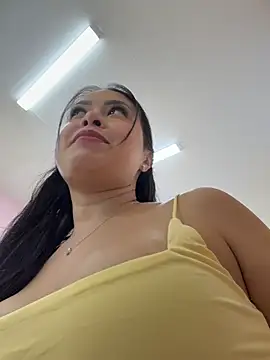 Snapshot of CrisMarulanda chatting on June 2026 07:12:02 PM CrisMarulanda online show from June 2026 07:12:02 PM