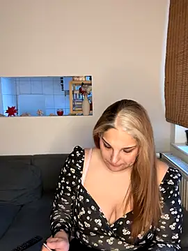 Snapshot of Katherine_Leyla chatting on November 2025 09:21:01 AM Katherine Leyla online show from November 2025 09:21:01 AM