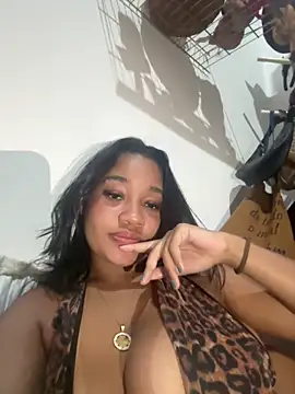 hillarymoreninha online show from September 2025 07:45:01 AM