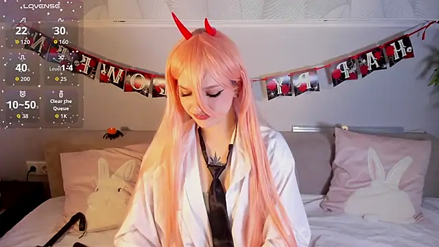 Molly Platt online show from October 2025 09:22:01 AM