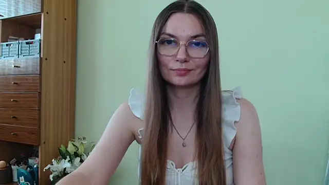 Snapshot of LooveELLYx chatting on June 2026 01:30:01 PM LooveELLYx online show from June 2026 01:30:01 PM