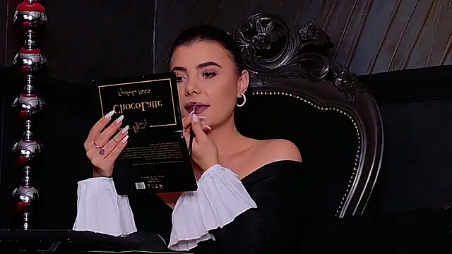 Snapshot of MistressEly chatting on July 2026 08:00:01 PM MistressEly online show from July 2026 08:00:01 PM