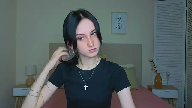 Snapshot of Little_moly999 chatting on October 2025 09:37:01 PM Little moly999 online show from October 2025 09:37:01 PM