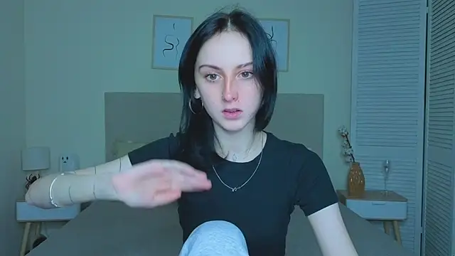 Snapshot of Little_moly999 chatting on November 2025 09:37:01 PM Little moly999 online show from November 2025 09:37:01 PM