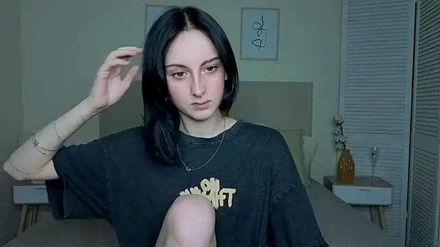 Snapshot of Little_moly999 chatting on November 2025 10:09:01 PM Little moly999 online show from November 2025 10:09:01 PM