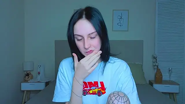 Snapshot of Little_moly999 chatting on November 2025 05:38:01 AM Little moly999 online show from November 2025 05:38:01 AM