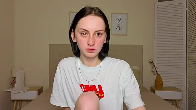 Snapshot of Little_moly999 chatting on November 2025 04:01:01 AM Little moly999 online show from November 2025 04:01:01 AM