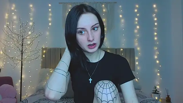 Snapshot of Little_moly999 chatting on December 2025 11:26:02 AM Little moly999 online show from December 2025 11:26:02 AM