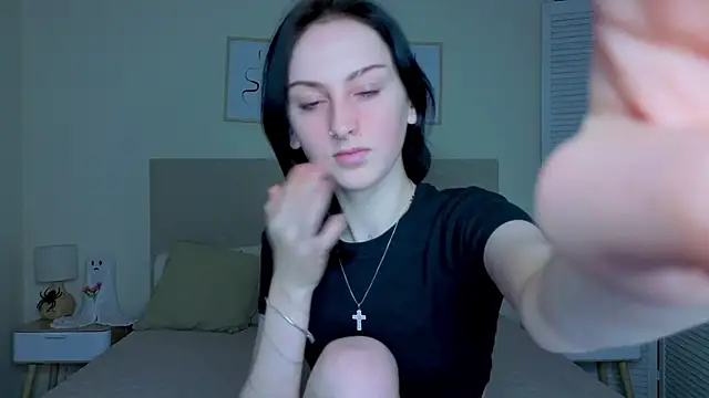 Snapshot of Little_moly999 chatting on December 2025 04:39:02 AM Little moly999 online show from December 2025 04:39:02 AM