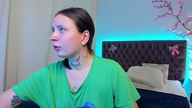 Snapshot of LilaVame chatting on October 2025 01:42:02 PM LilaVame online show from October 2025 01:42:02 PM