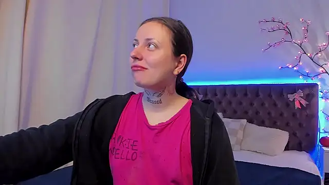 Snapshot of LilaVame chatting on November 2025 08:55:01 PM LilaVame online show from November 2025 08:55:01 PM