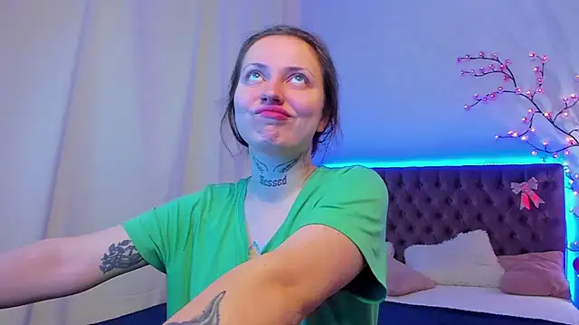 Snapshot of LilaVame chatting on November 2025 01:47:02 PM LilaVame online show from November 2025 01:47:02 PM