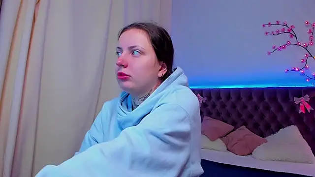 Snapshot of LilaVame chatting on November 2025 01:37:02 PM LilaVame online show from November 2025 01:37:02 PM