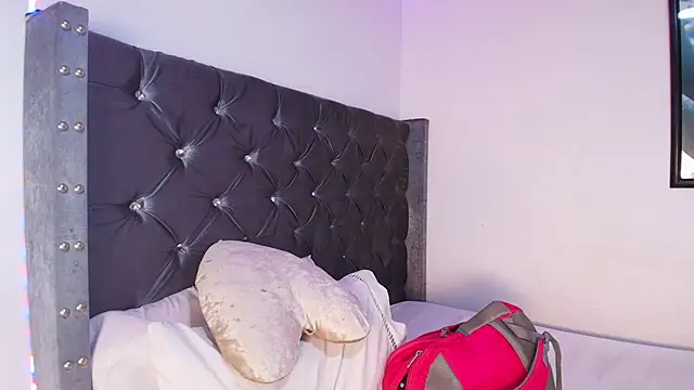 Snapshot of GraceWallace_ chatting on September 2025 05:01:02 PM GraceWallace online show from September 2025 05:01:02 PM