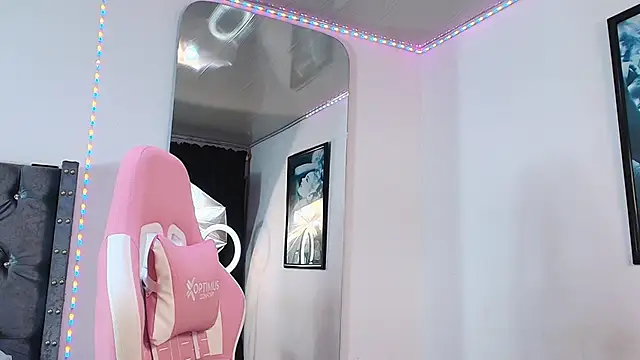 Snapshot of GraceWallace_ chatting on November 2025 11:04:02 PM GraceWallace online show from November 2025 11:04:02 PM