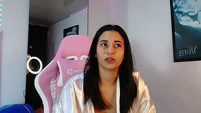 Snapshot of GraceWallace_ chatting on November 2025 01:42:01 AM GraceWallace online show from November 2025 01:42:01 AM