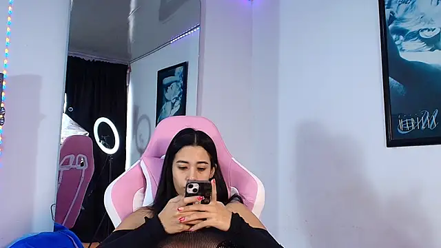 Snapshot of GraceWallace_ chatting on December 2025 06:45:01 PM GraceWallace online show from December 2025 06:45:01 PM